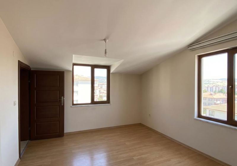 Atakum Yeni Mahallede Sahile Yakın Geniş Teraslı Dubleks Daire